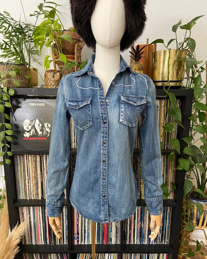Vintage Y2K Cowgirl Legend Denim Western Shirt