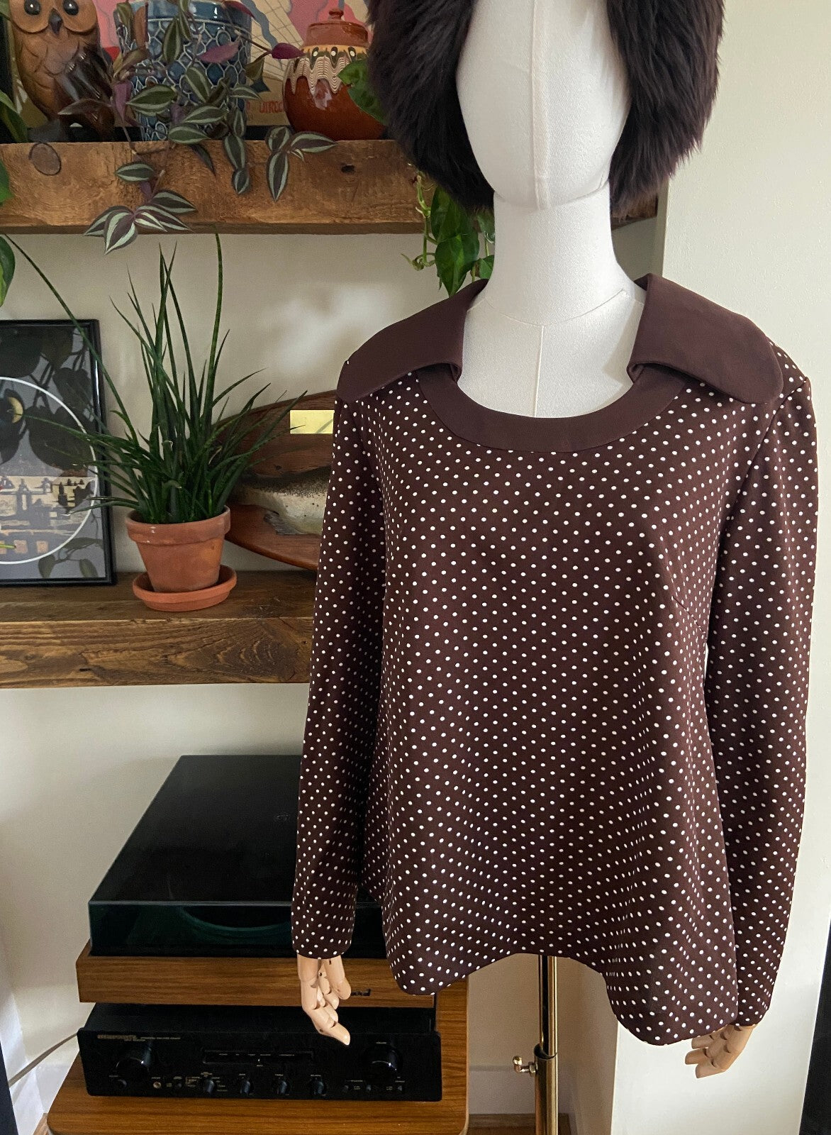 Vintage 1970s Brown Beagle Collar Top