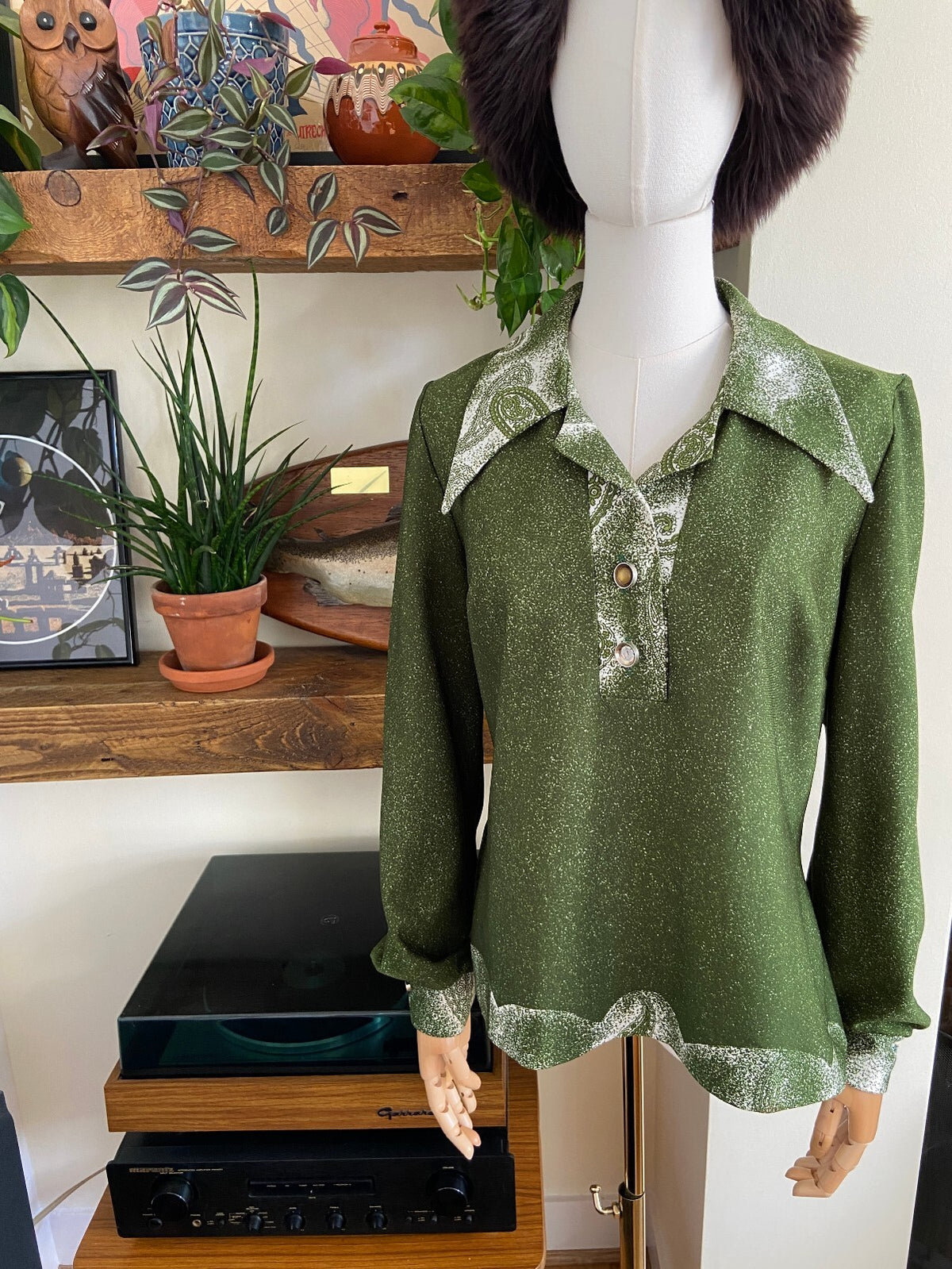 Vintage 1970s Green Dagger Collar Top