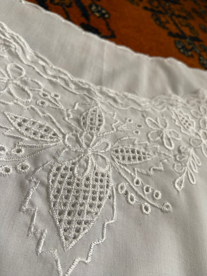 Vintage 1980s White Embroidered Cap Sleeve Top