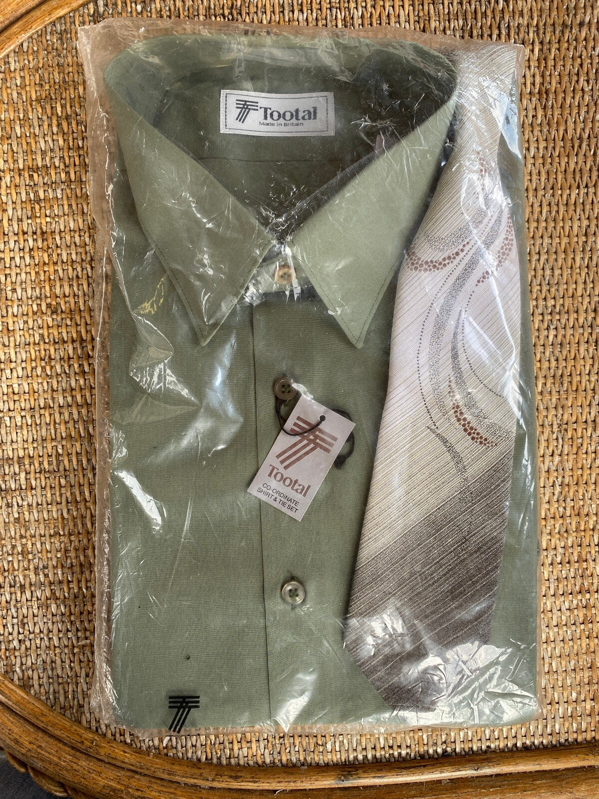 Vintage 1970s Green Shirt & Matching Tie Set