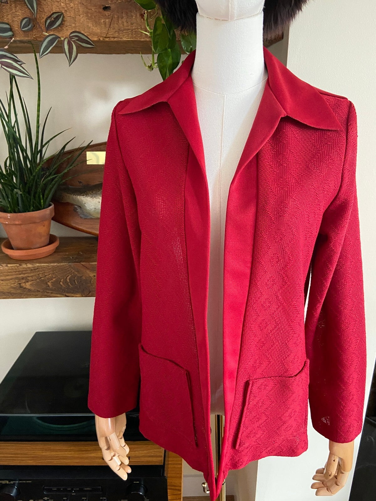 Vintage 1970s Burgundy Dagger Collar Cardigan
