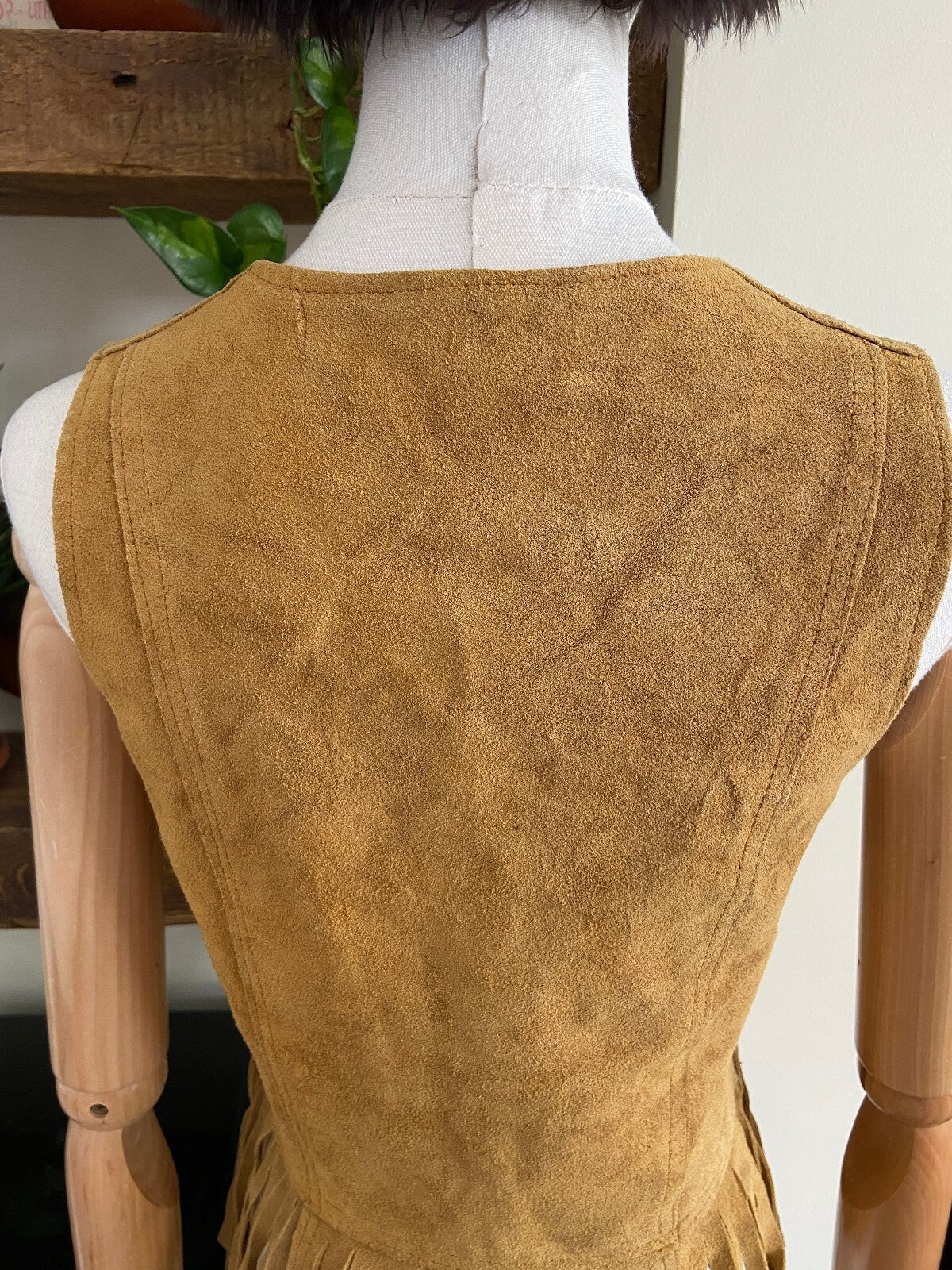 Vintage 1970s Beige Suede Fringe Vest