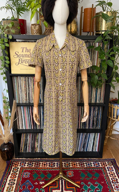 Vintage 1970s Beige Print Beagle Collar Dress