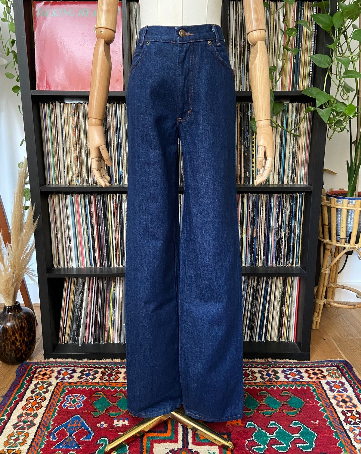 Vintage 1980s Deadstock Wampum Straight Leg Jeans W28