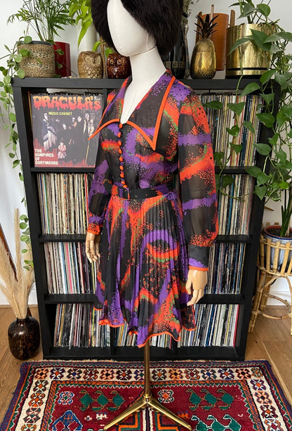 Vintage 1970s Dagger Collar Mini Dress