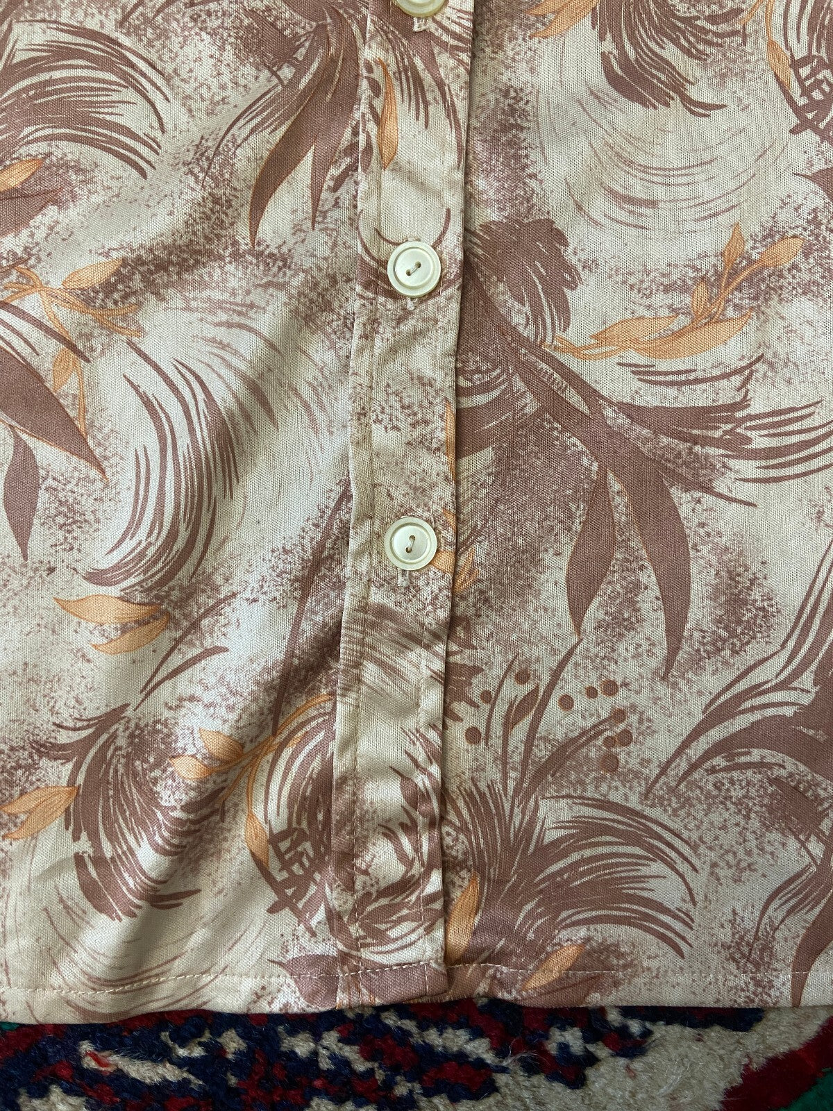 Vintage 1970s Beige Leaf Print Dagger Collar Shirt