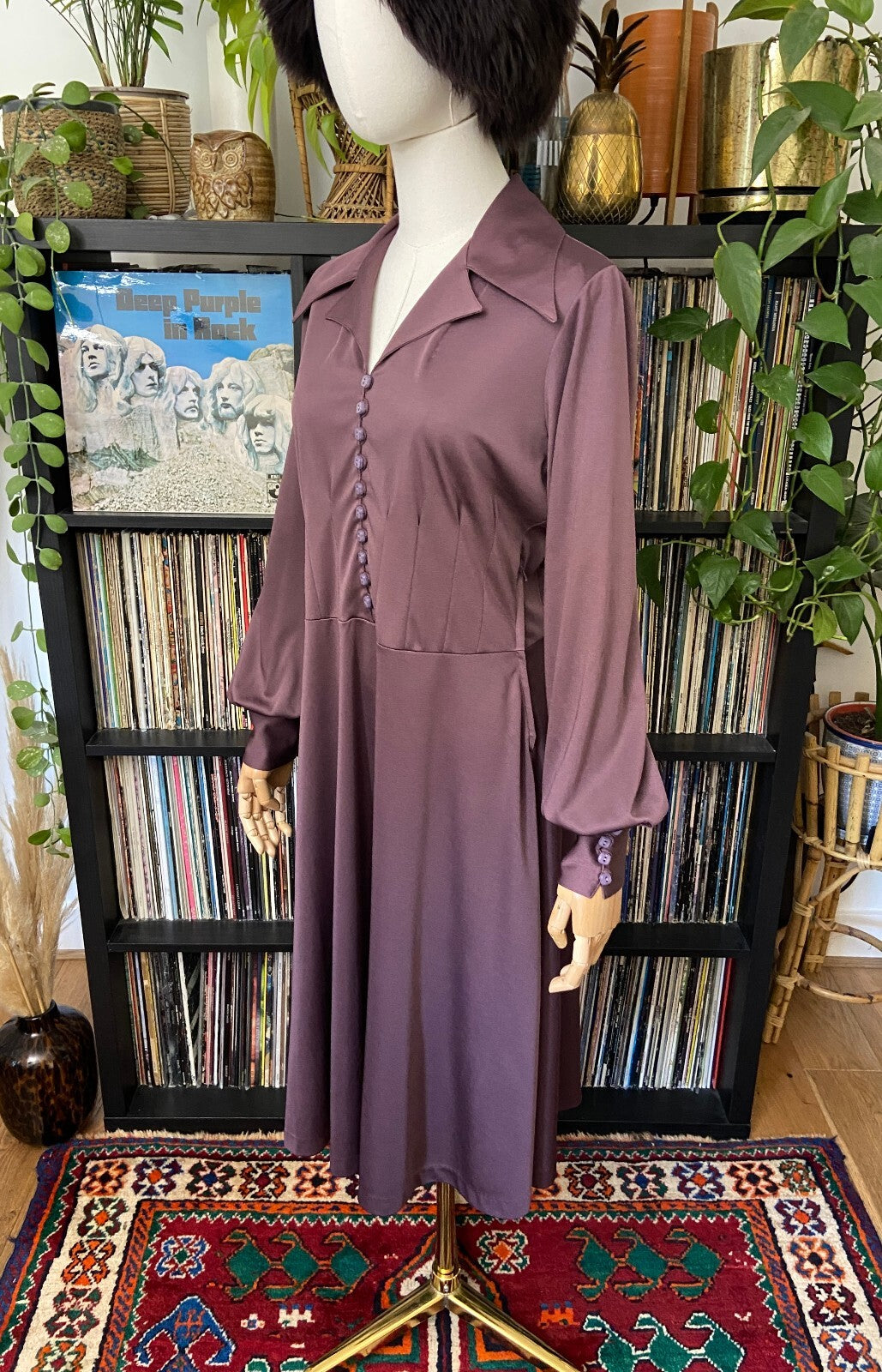 Vintage 1970s Mauve Dagger Collar Dress