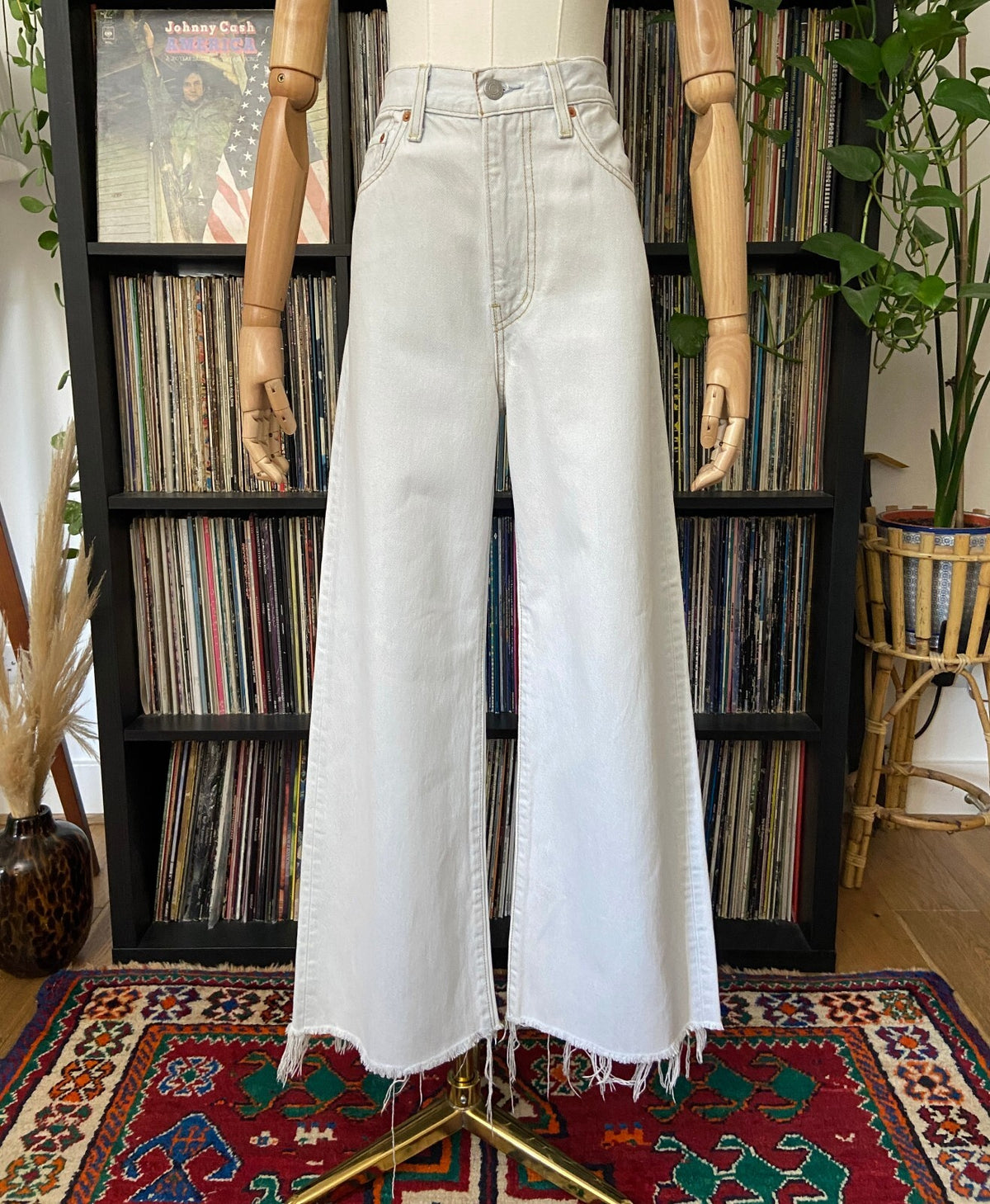 Levi's Pale Blue Ribcage Wide Leg Jeans W29