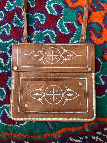Vintage 1970s Tan & White Embroidered Handbag