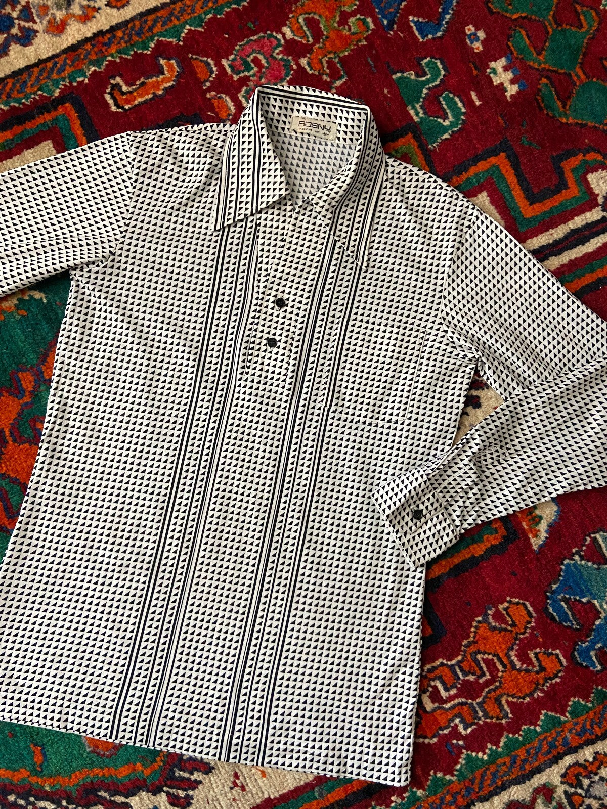 Vintage 1970s Triangle Pattern Dagger Collar Jersey Top
