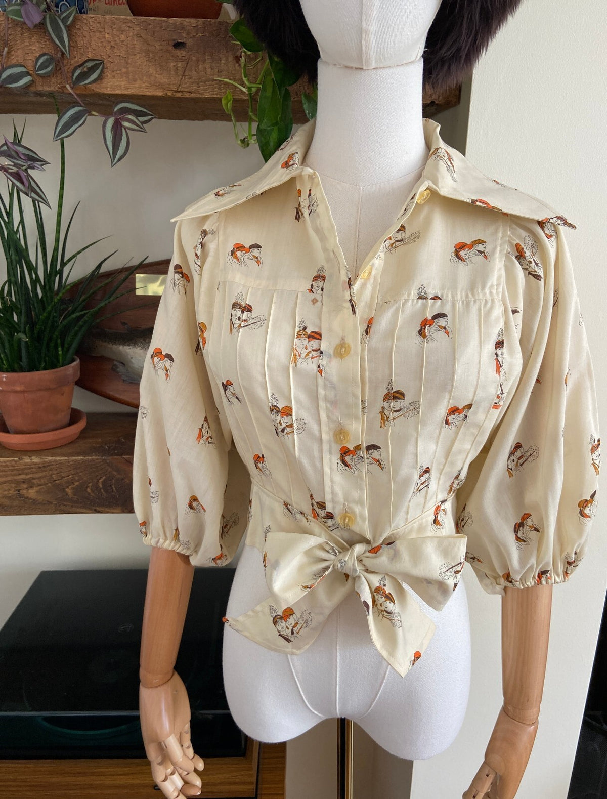 Vintage 1970s Novelty Print Cropped Shirt