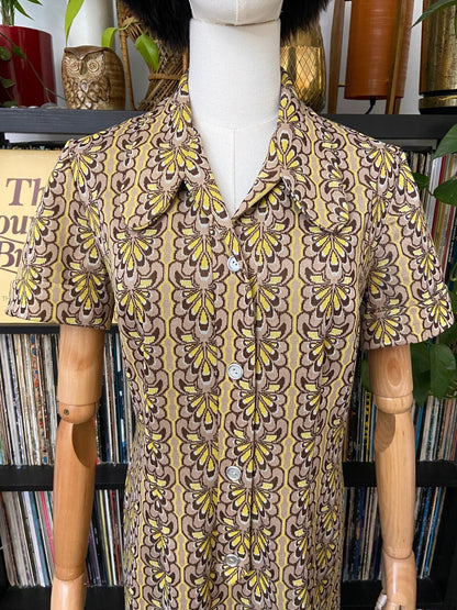 Vintage 1970s Beige Print Beagle Collar Dress