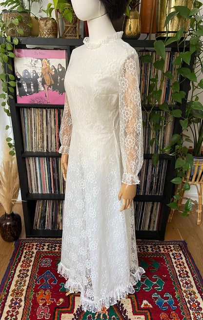 Vintage 1970s White Lace Wedding Dress