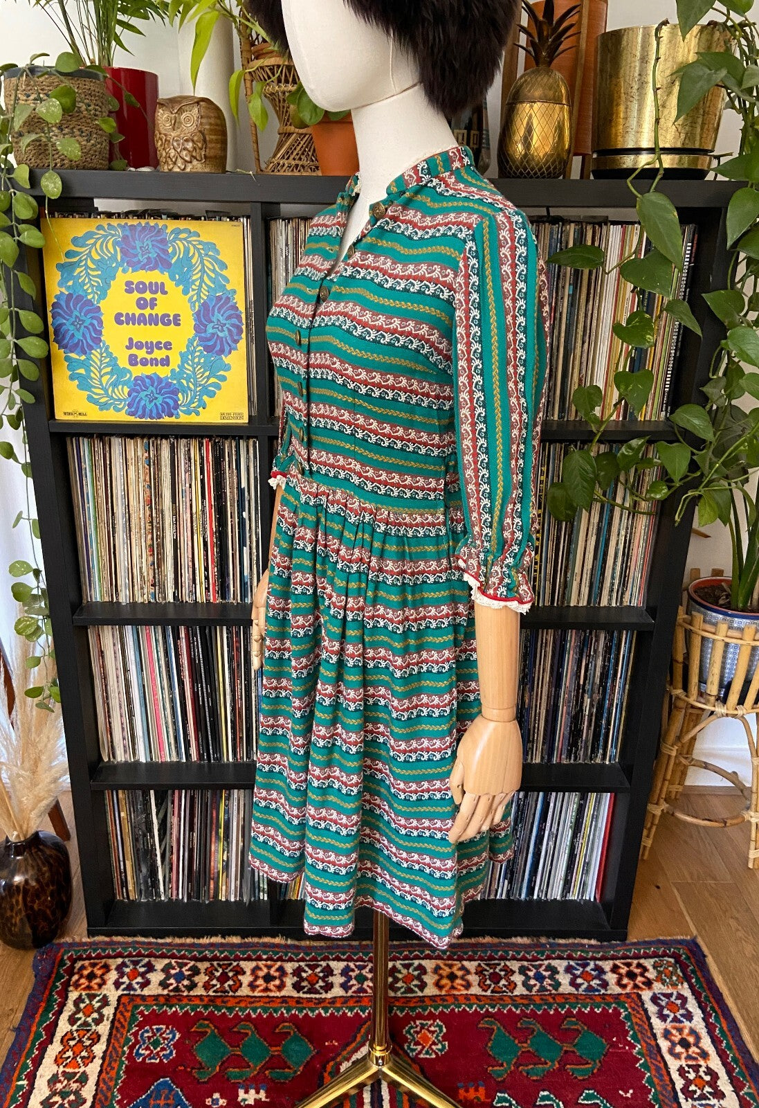 Vintage 1970s Green Folk Dress