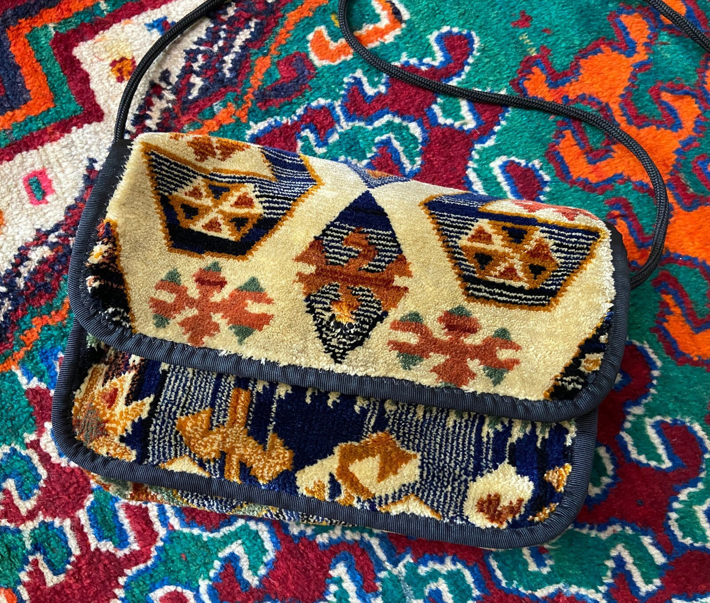 Vintage 1970s Beige Print Crossbody Carpet Bag