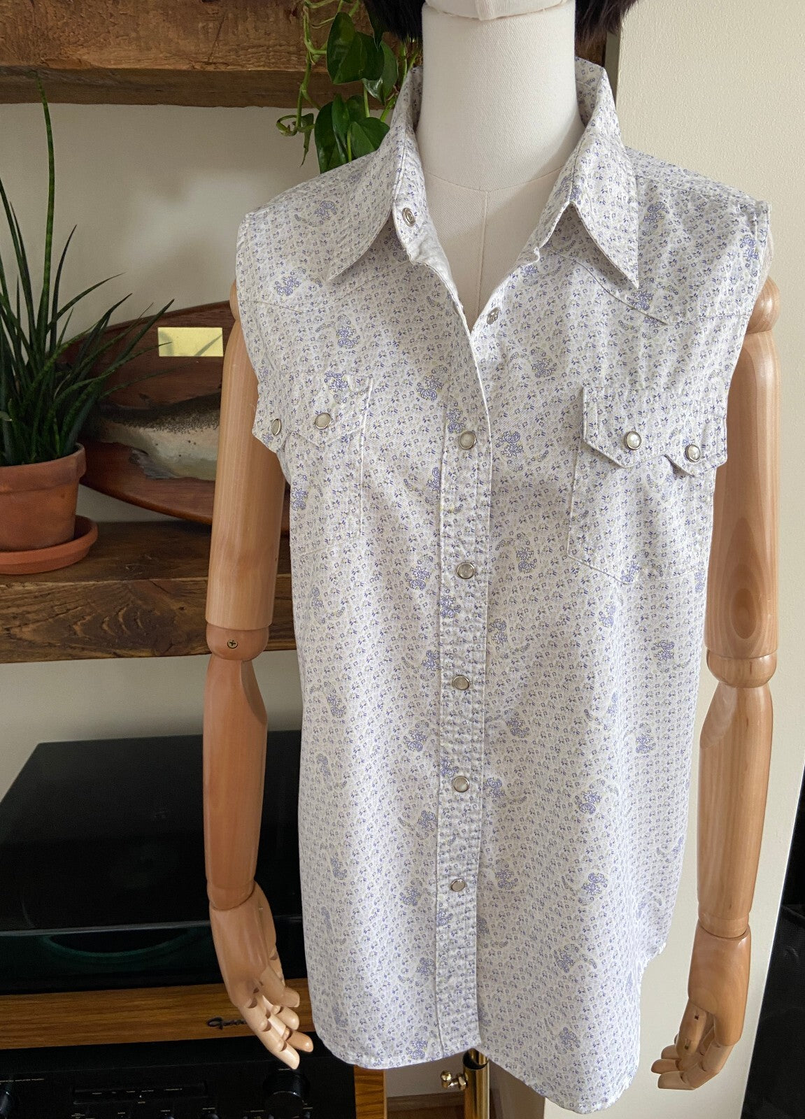Vintage Y2K Wrangler Sleeveless Western Shirt