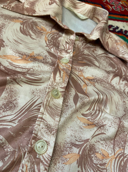 Vintage 1970s Beige Leaf Print Dagger Collar Shirt