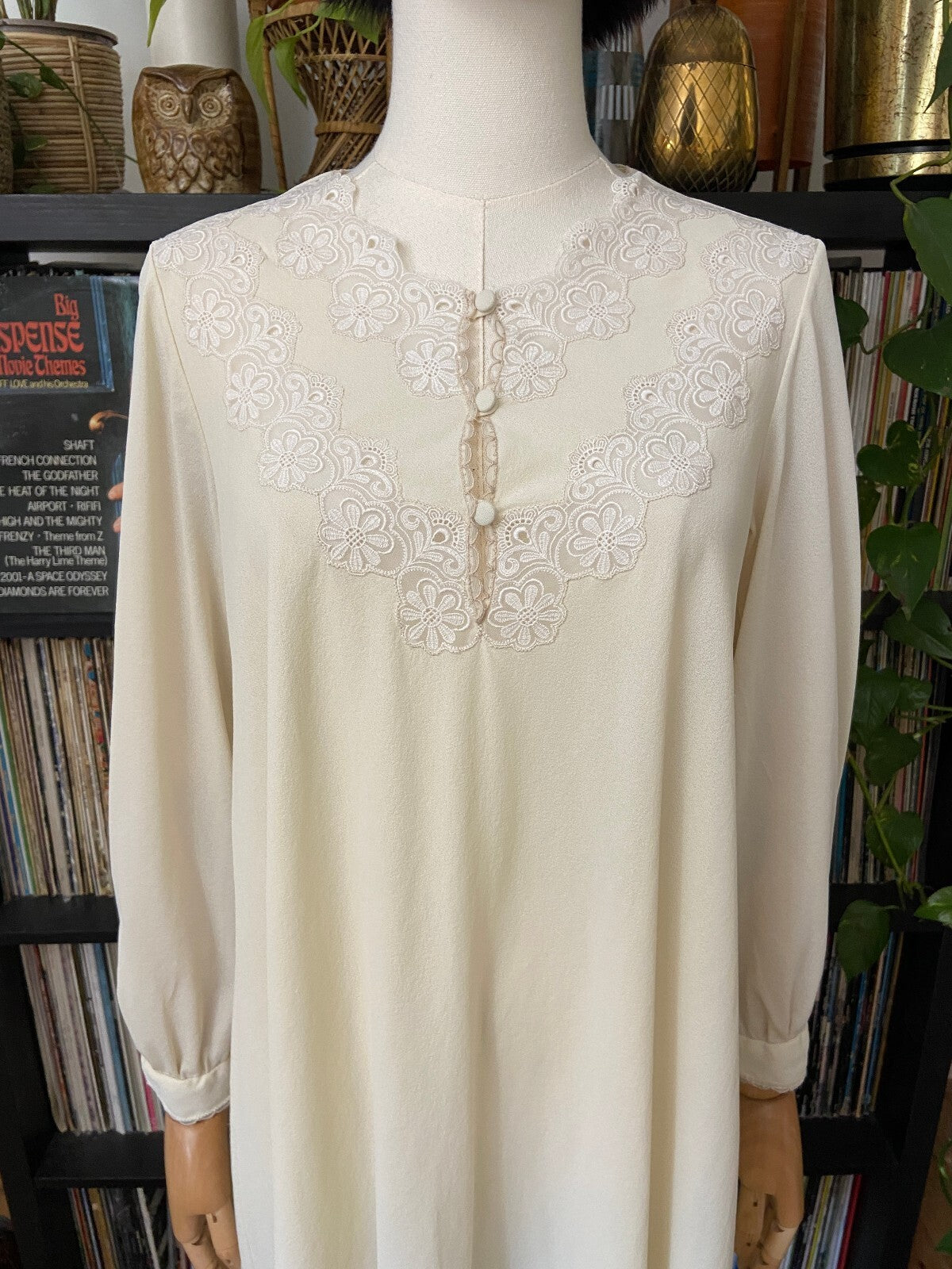 Vintage 1970s Cream Lace Detail Nightdress