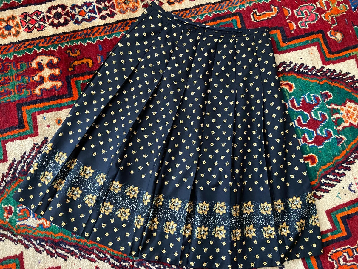 Vintage 1970s Navy Dagger Collar Blouse & Skirt Set