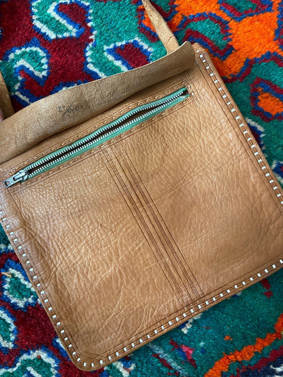 Vintage 1970s Tan & White Embroidered Handbag