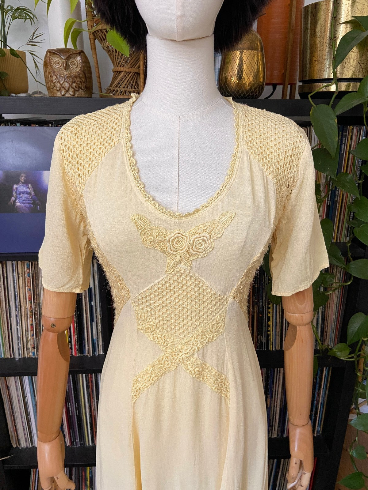 Vintage 1980s Pale Yellow Crochet Detail Dress