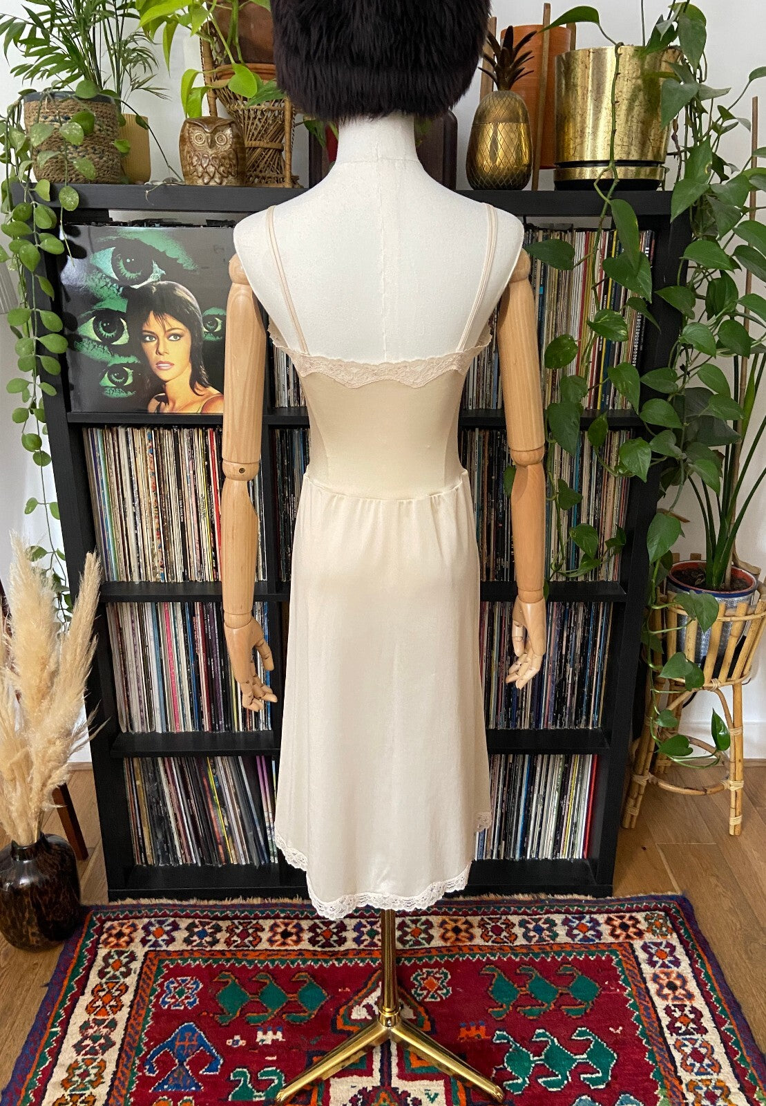 Vintage 1980s Beige St Michael Slip