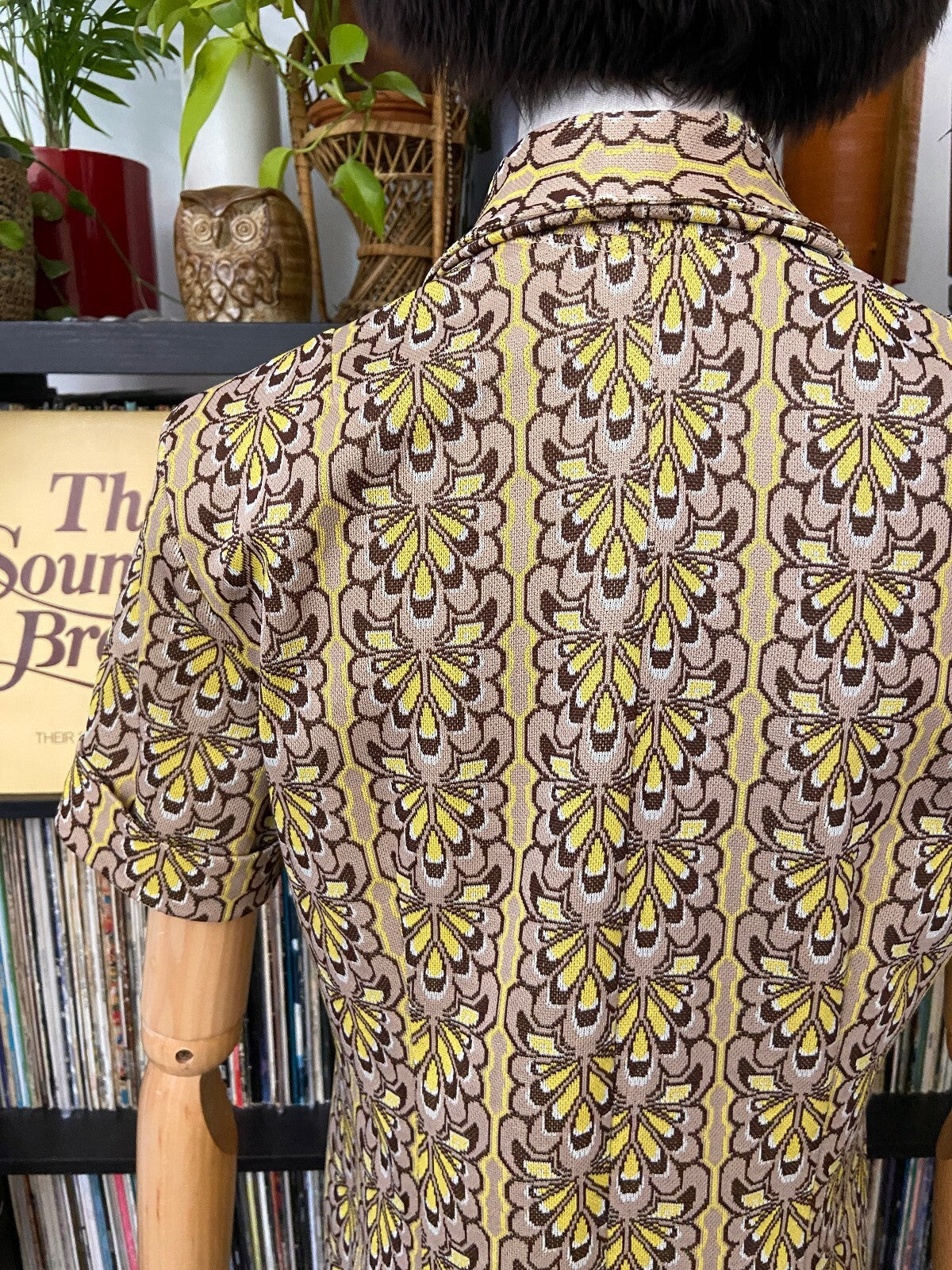 Vintage 1970s Beige Print Beagle Collar Dress