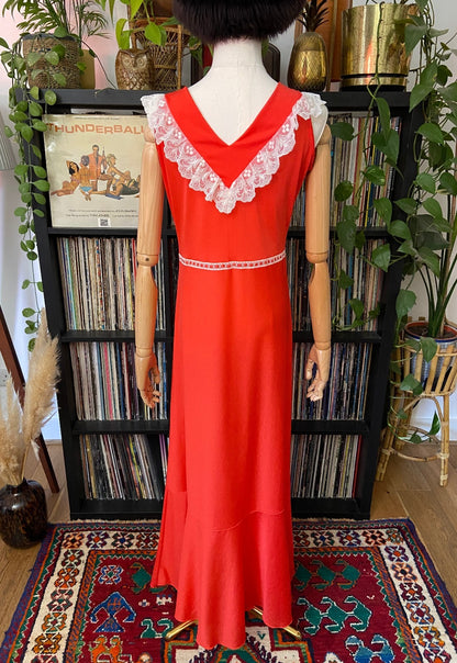 Vintage 1970s Lace Trim Night Dress