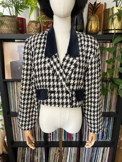 Vintage 1980s B&W Houndstooth Cropped Blazer