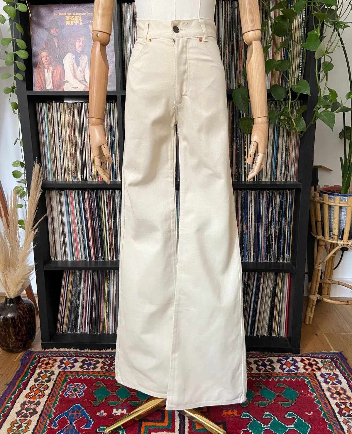 Vintage 1970s Cream Deadstock Jesus Flares W25