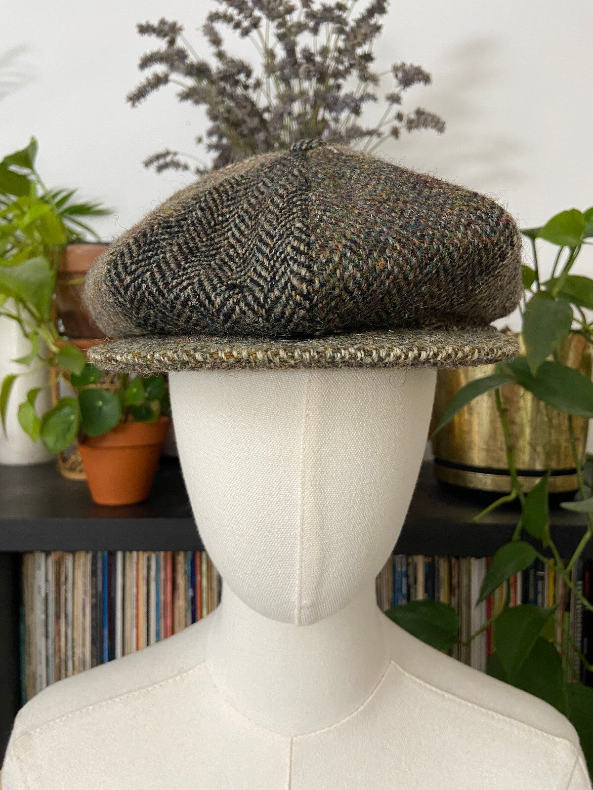 Vintage 1970s Scottish-Made Harris Tweed Flat Cap