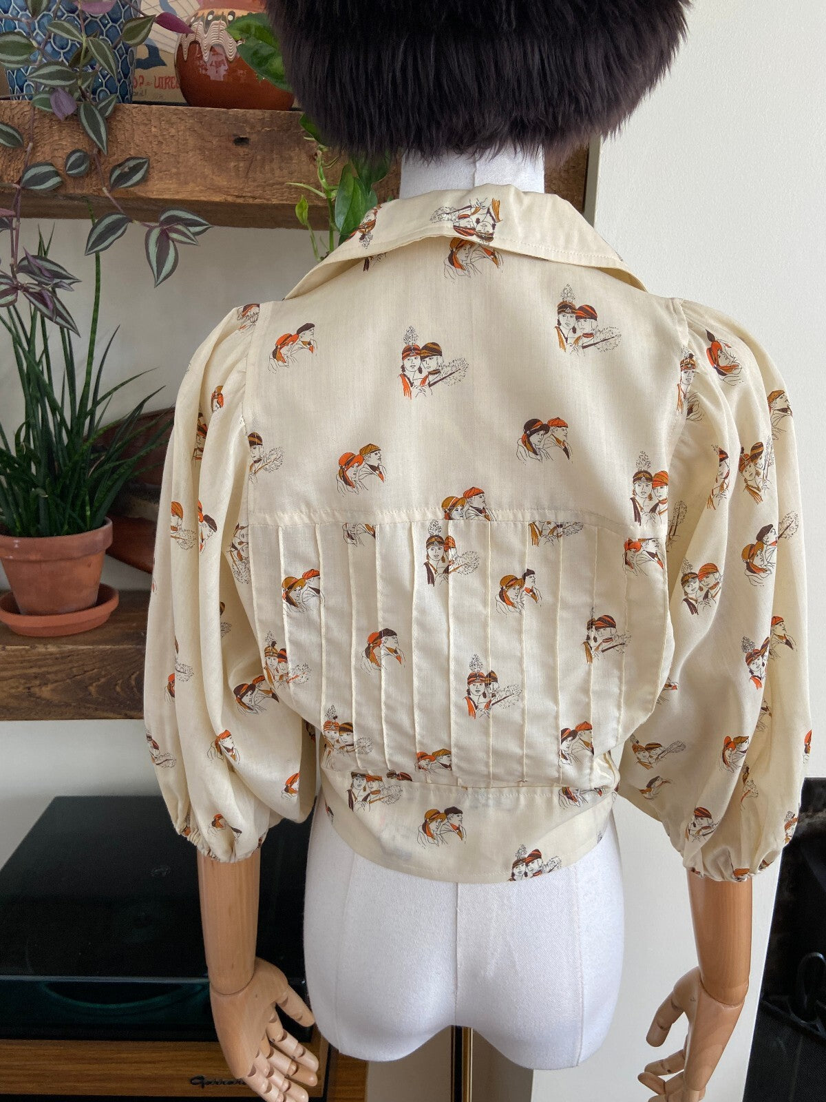 Vintage 1970s Novelty Print Cropped Shirt