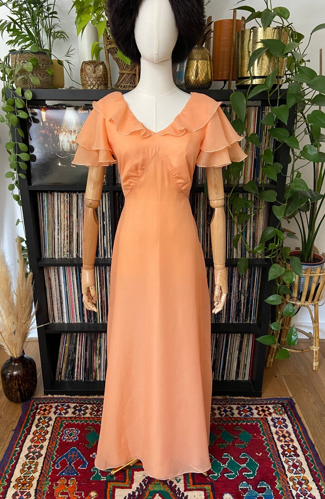 Vintage 1970s Peach V-Neck Maxi Dress