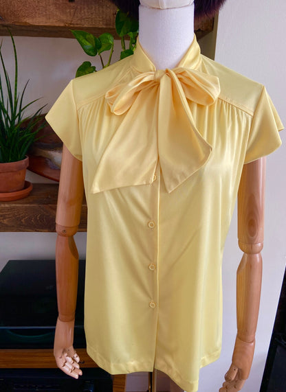 Vintage 1970s Pale Yellow Pussybow Blouse