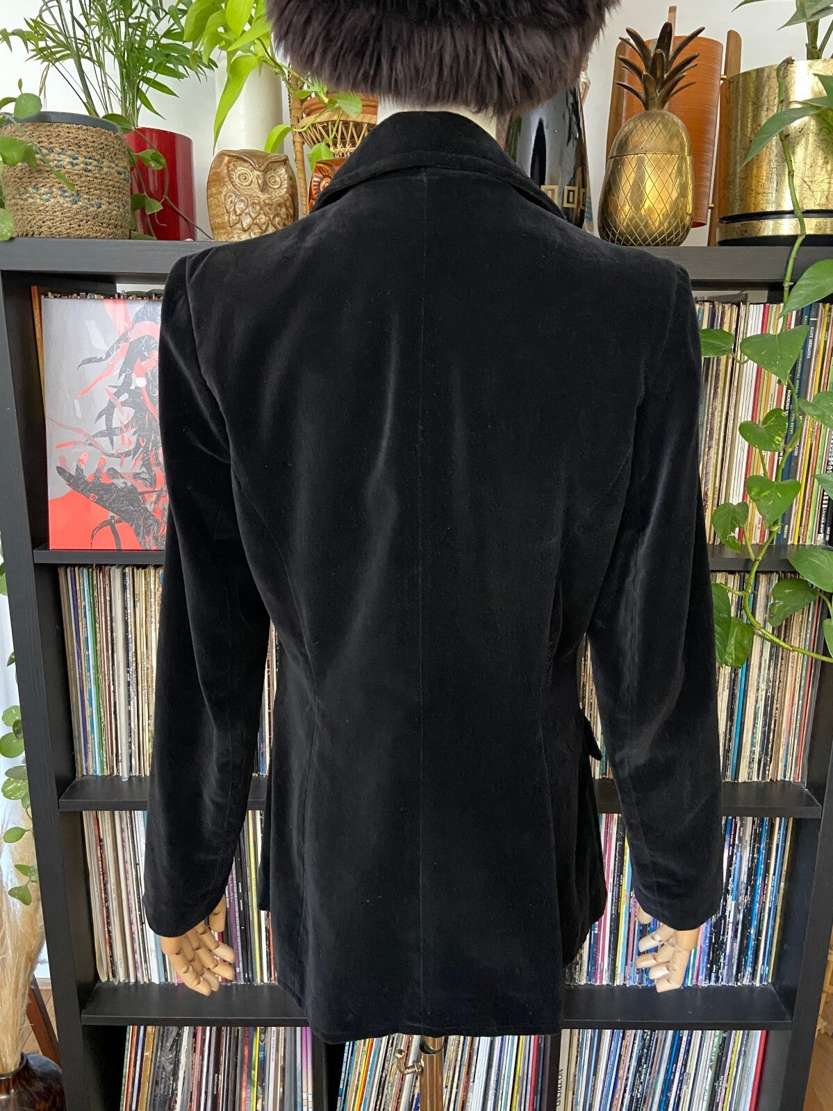 Vintage 1970s Black Richard Shops Velvet Blazer