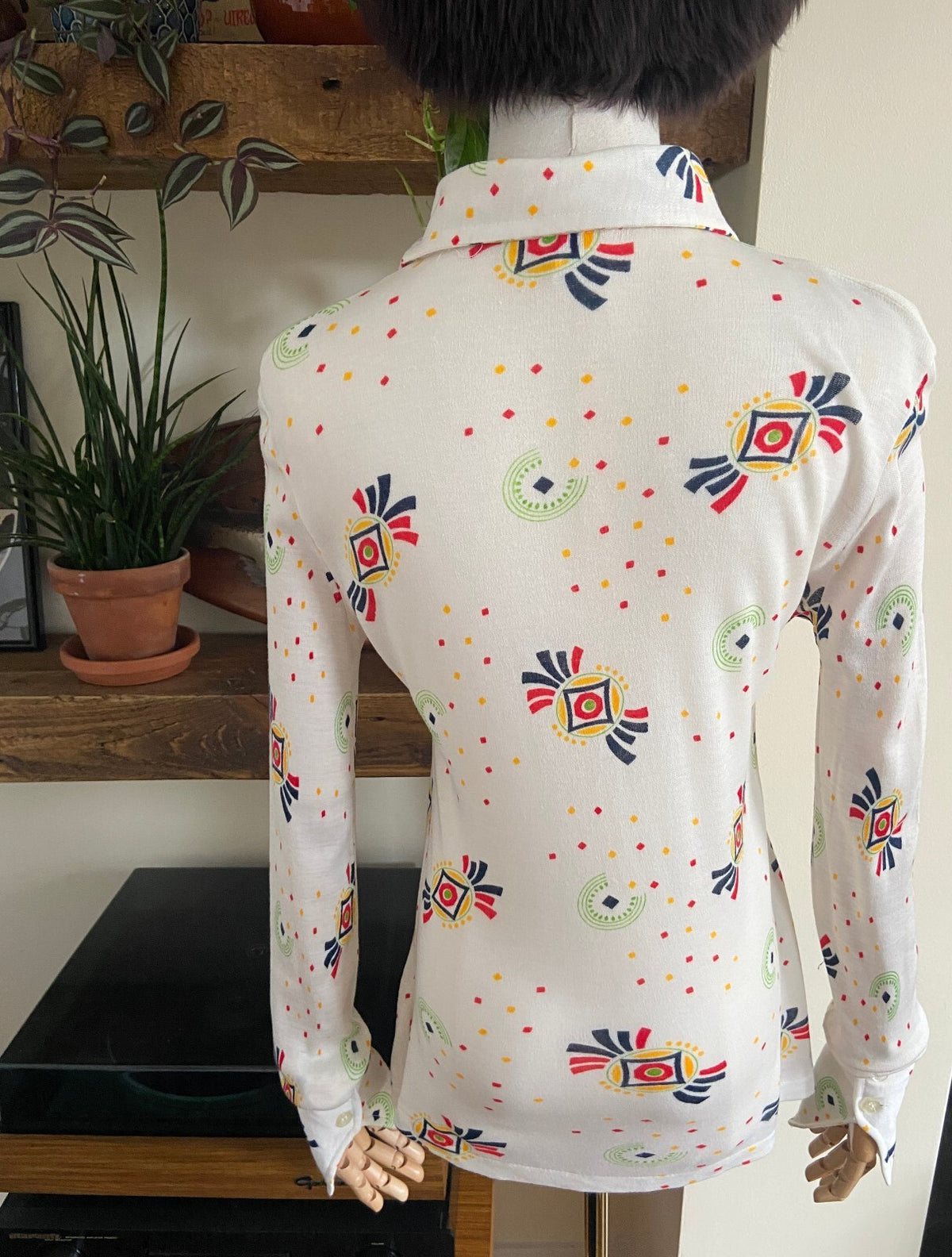 Vintage 1970s Cream Knit Dagger Collar Shirt