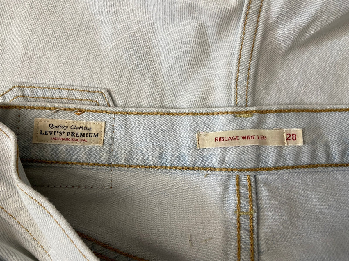 Levi's Pale Blue Ribcage Wide Leg Jeans W29