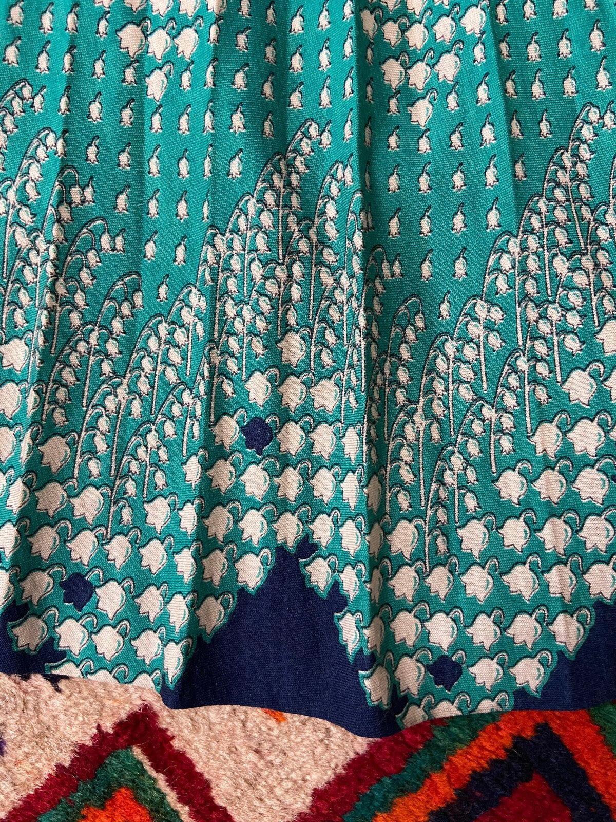 Vintage 1970s Green Tulip Print Pleated Skirt