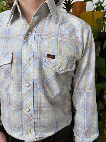 Vintage 1970s Pale Blue Rainbow Label Wrangler Western Shirt
