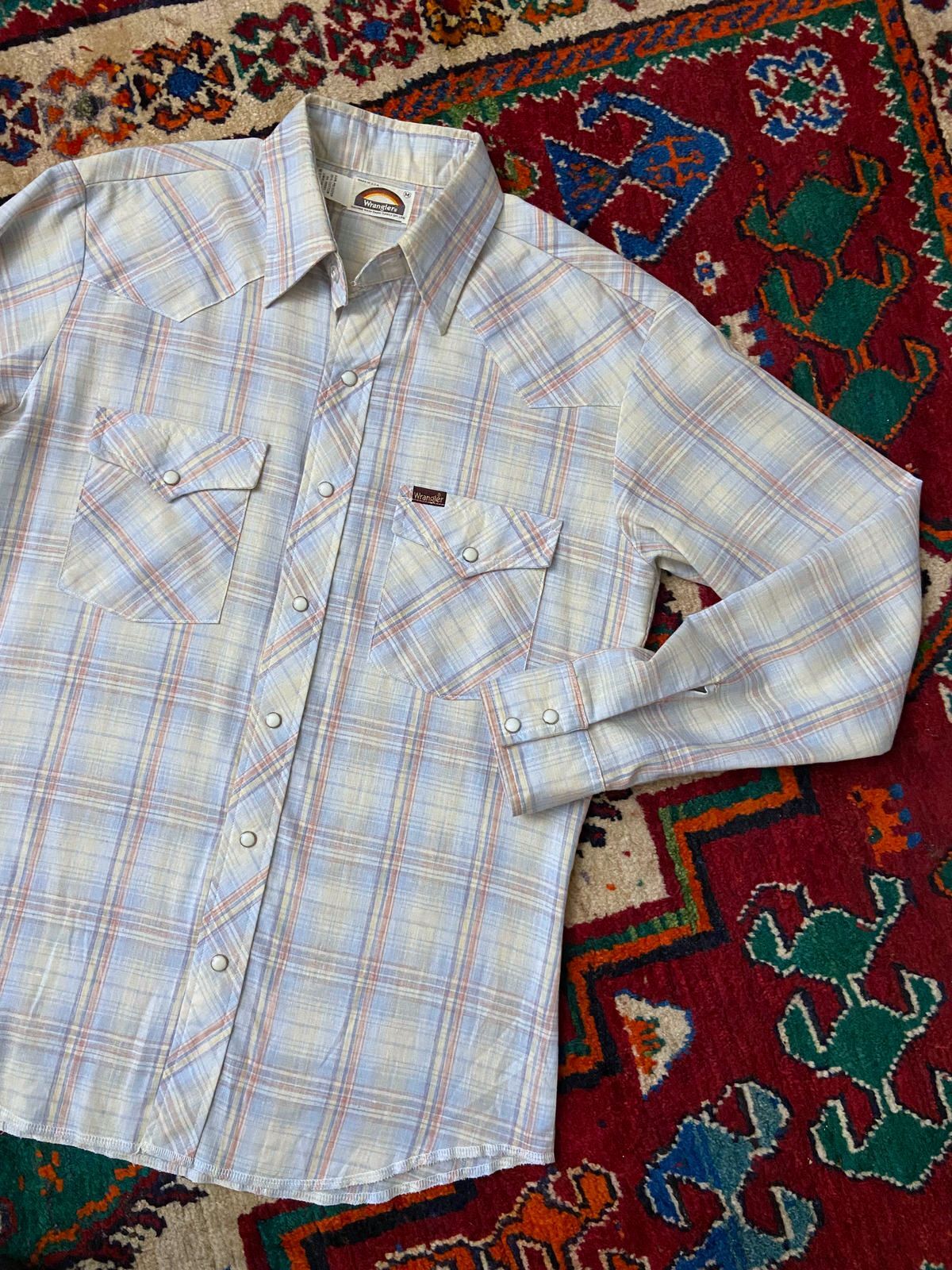Vintage 1970s Pale Blue Rainbow Label Wrangler Western Shirt