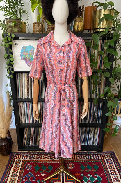 Vintage 1970s Pink Dagger Collar Shirt Dress