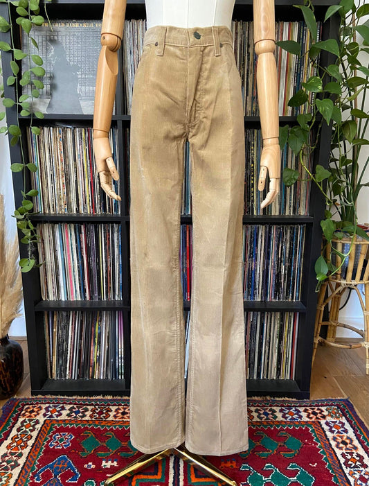 Vintage 1970s Beige Wrangler Corduroy Jeans W27