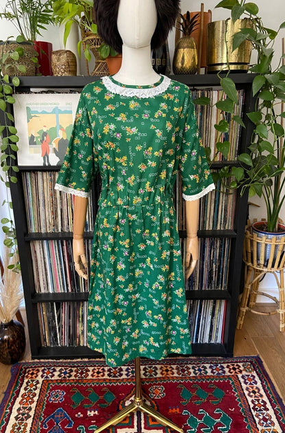 Vintage 1970s Green Ditsy Print Dress