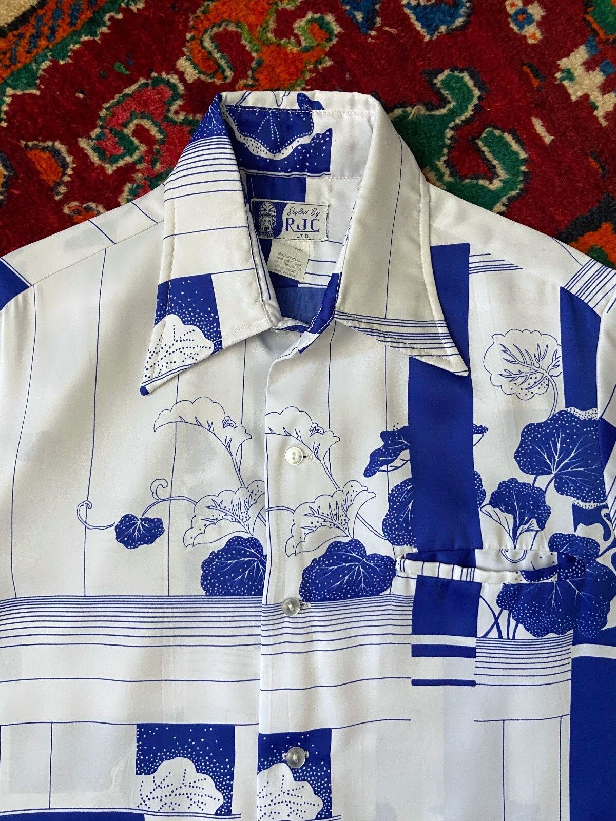 Vintage 1970s Hawaiian Dagger Collar Shirt