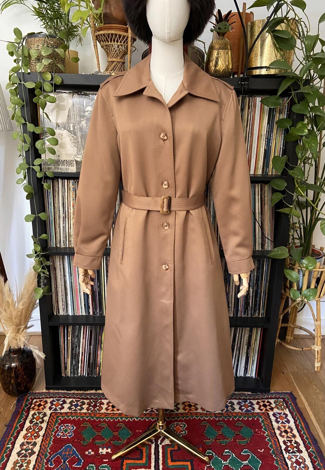 Vintage 1970s Beige London Fog Raincoat
